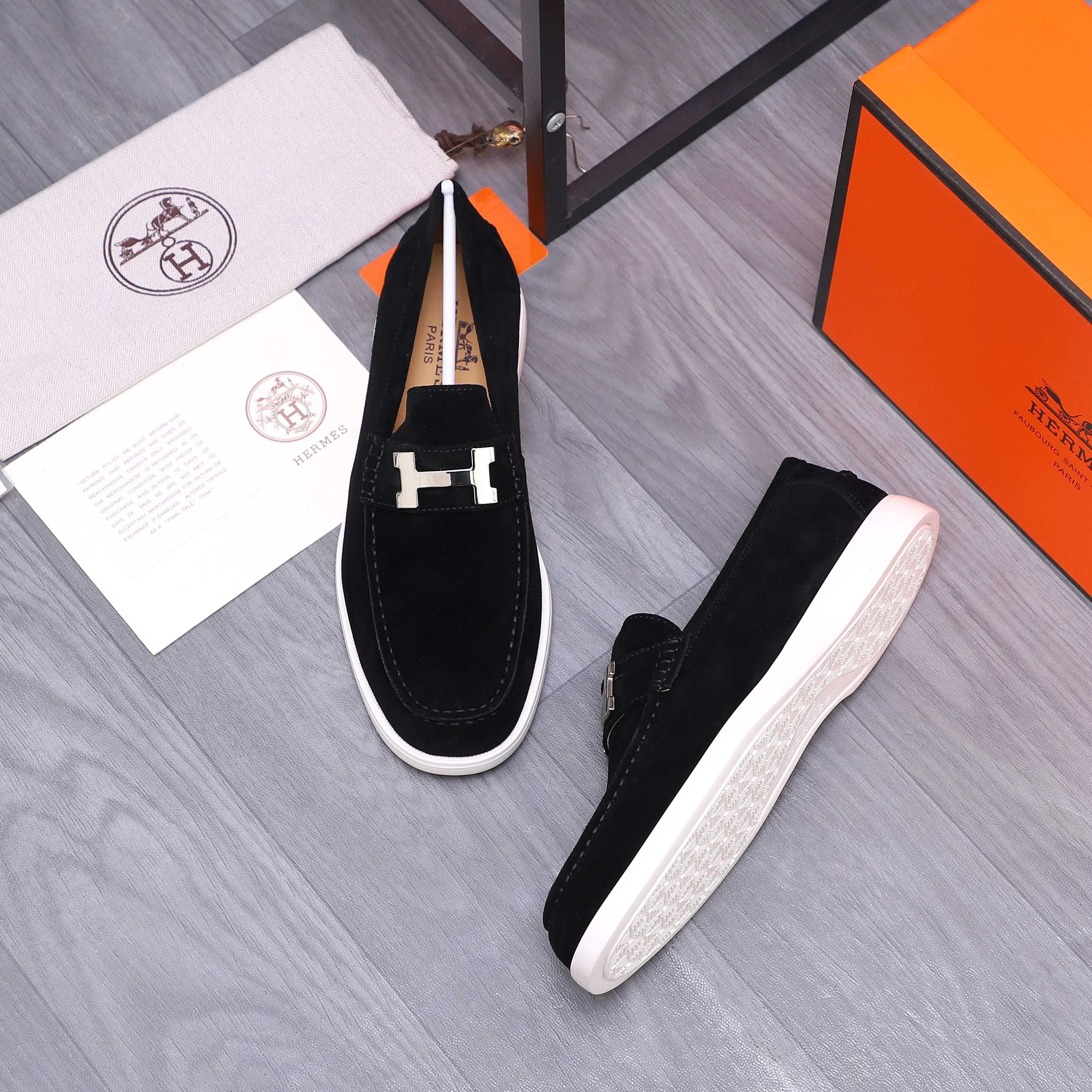Men's shoes 💰p560 Product trademark: HERMES "Hermès" casual slip-on men's shoes. Regular size: 38-46 (45.46 is custom-made and non-refundable) Product materials: Selected frosted cowhide upper, cowhide lining, original foam rubber ultra-light sole